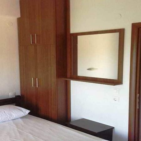 Paradisos Apartments Неа Скиони Екстериор снимка